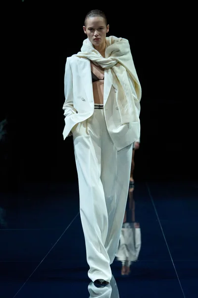 Look 5